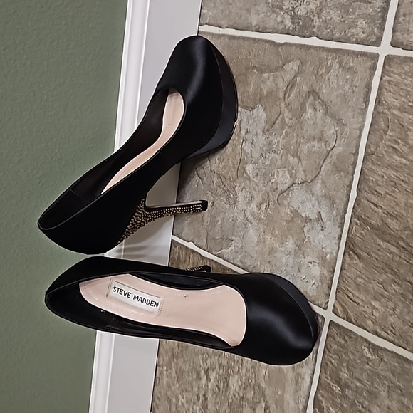 Steve Madden Partyy-R Black Rhinestone Heels - Picture 1 of 6
